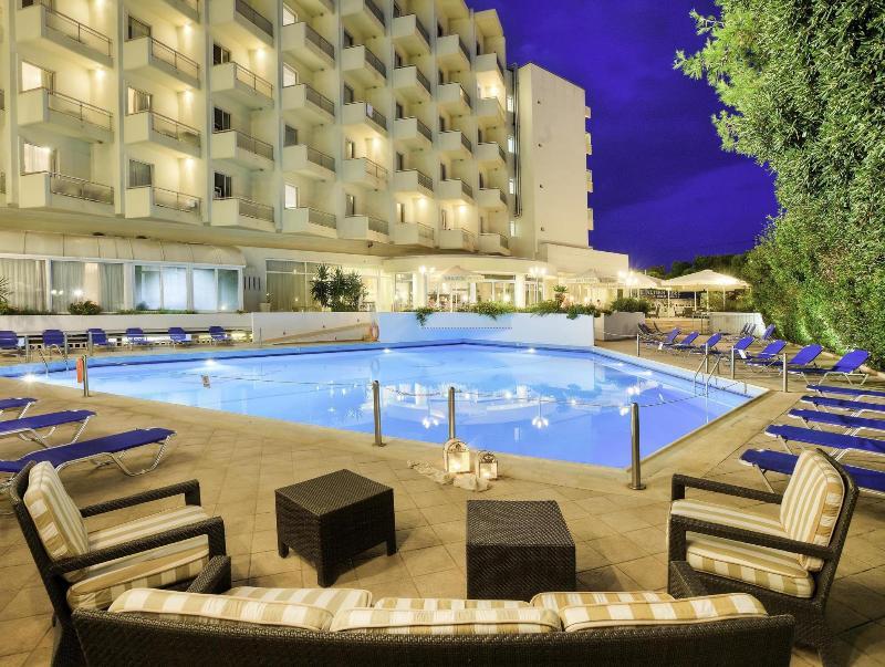 Ξενοδοχείο Ace & Swim Club Athens Γλυφάδα